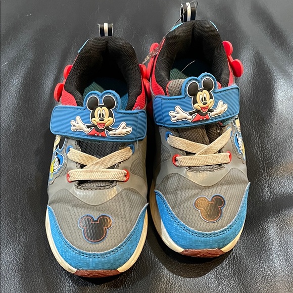 Kids Mickey Mouse and Donald Duck Light Up Shoes size 11 - Picture 1 of 9